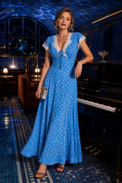 Robe longue bleue à pois col V | Deuxième photo lifestyle | Lounelle Paris