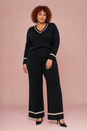 Ensemble pantalon noir bordures contrastées | Porté sur une silhouette plus ronde | Lounelle Paris