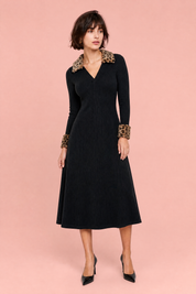 Robe noire col V léopard | Vue de face | Lounelle Paris