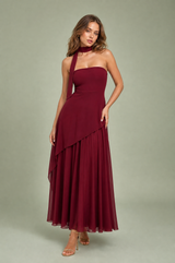 Langes asymmetrisches Kleid mit Neckholder