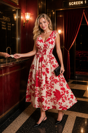 Robe midi rouge fleurie dos nu | Deuxième photo lifestyle | Lounelle Paris