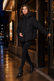Doudoune courte à capuche oversize | Variante Noir - Lifestyle | Lounelle Paris