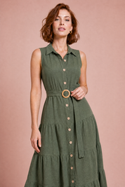 Robe vert militaire col chemise ceinturée | Vue rapprochée | Lounelle Paris