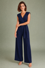 Fließender Jumpsuit mit V-Ausschnitt