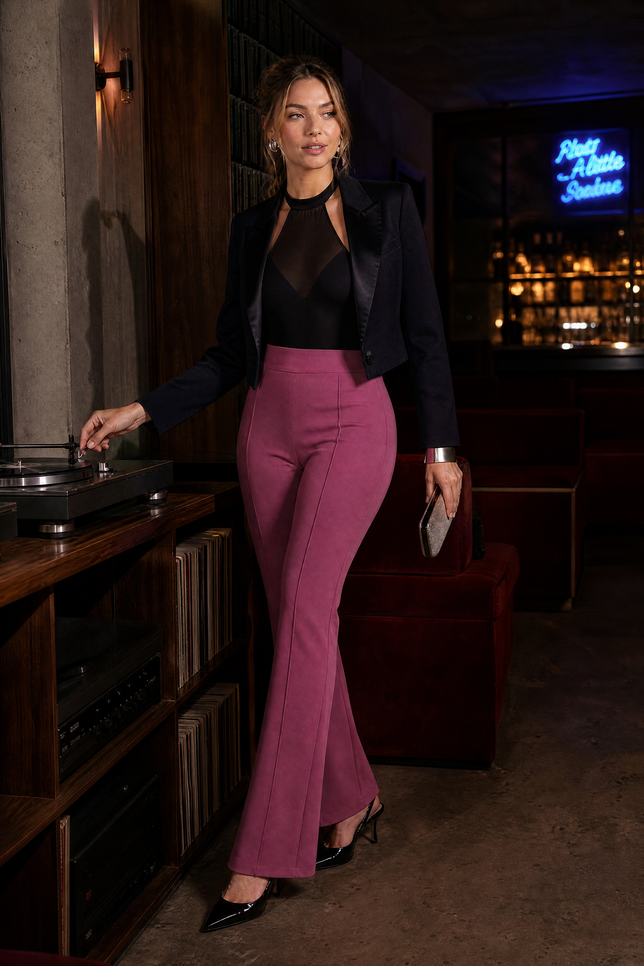 Pantalon taille haute micro-évasé | Deuxième photo lifestyle | Lounelle Paris