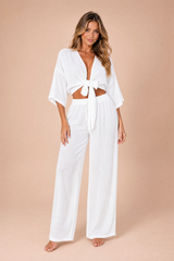 Crop-Top mit Knoten und weite Hose