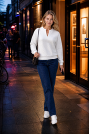 Sweat texturé col en V | Variante Blanc - Lifestyle | Lounelle Paris