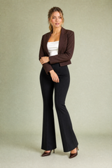 Hochtaillierte Hose mit leicht ausgestelltem Bein