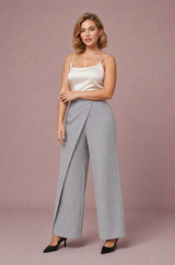 Asymmetrische Hose mit hohem Bund