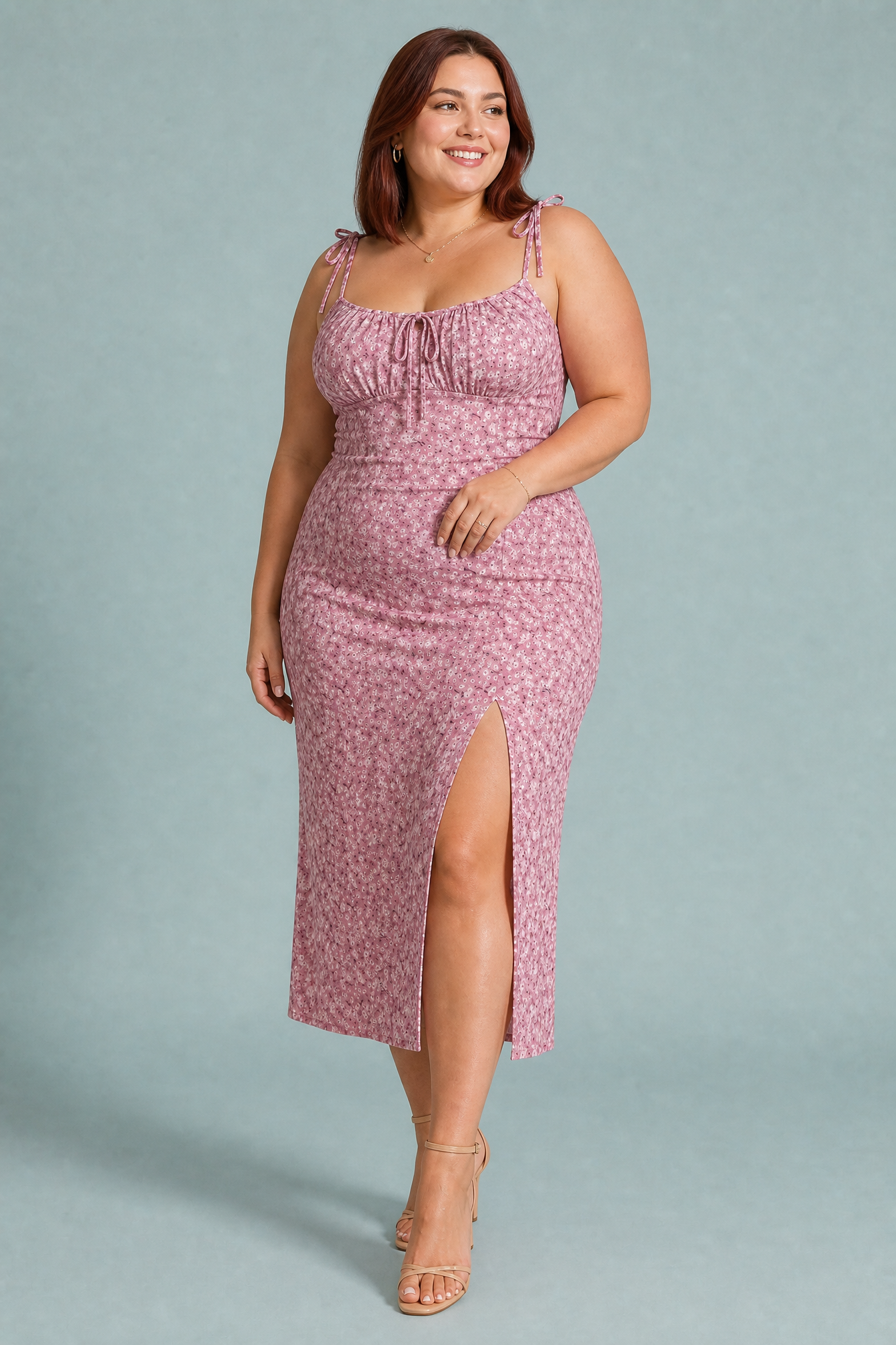 Robe midi florale à fente | Porté sur une silhouette plus ronde | Lounelle Paris