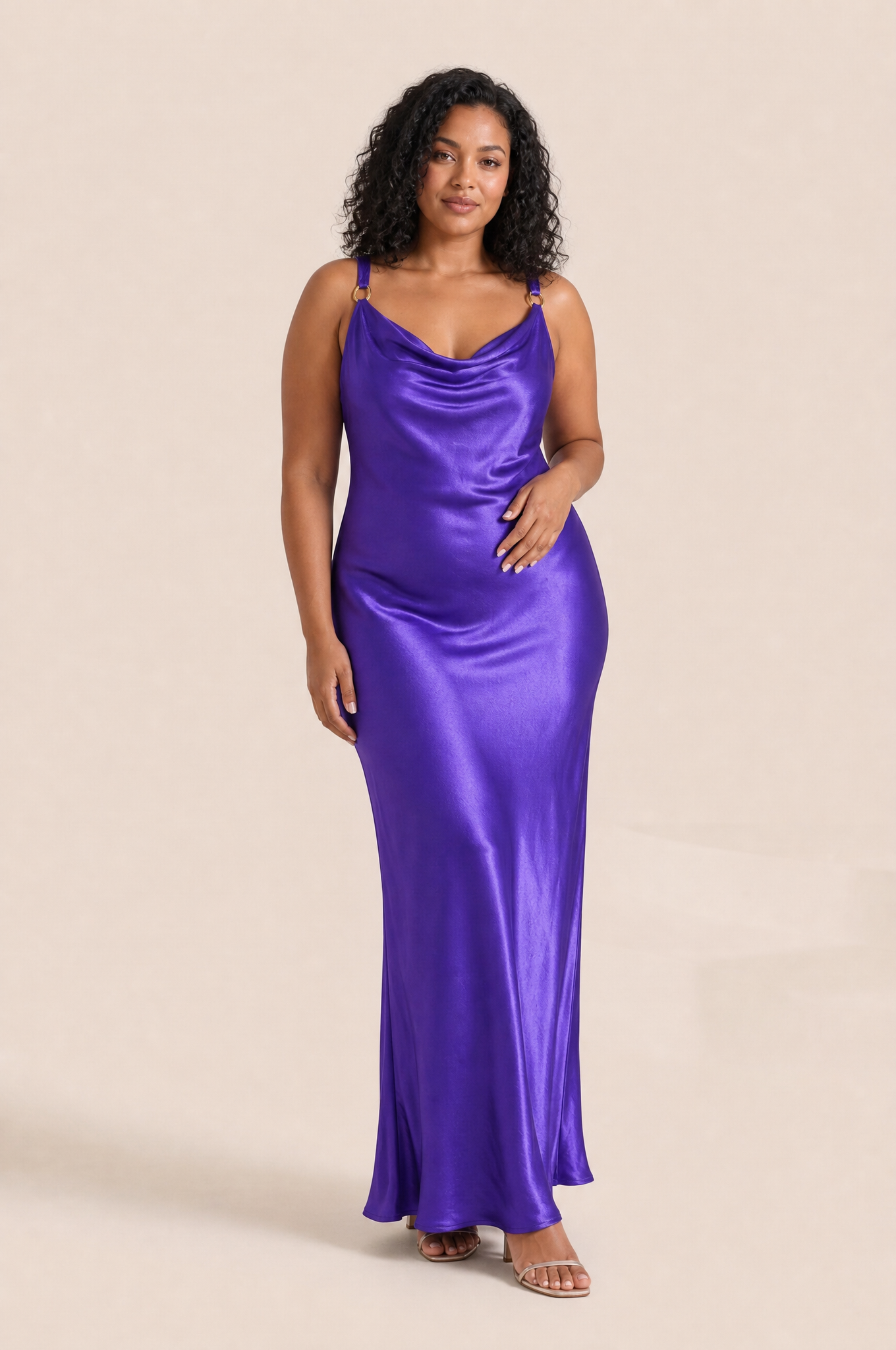 Robe violette satinée dos nu | Porté sur une autre silhouette | Lounelle Paris