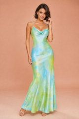 Langes Kleid mit dünnen Trägern