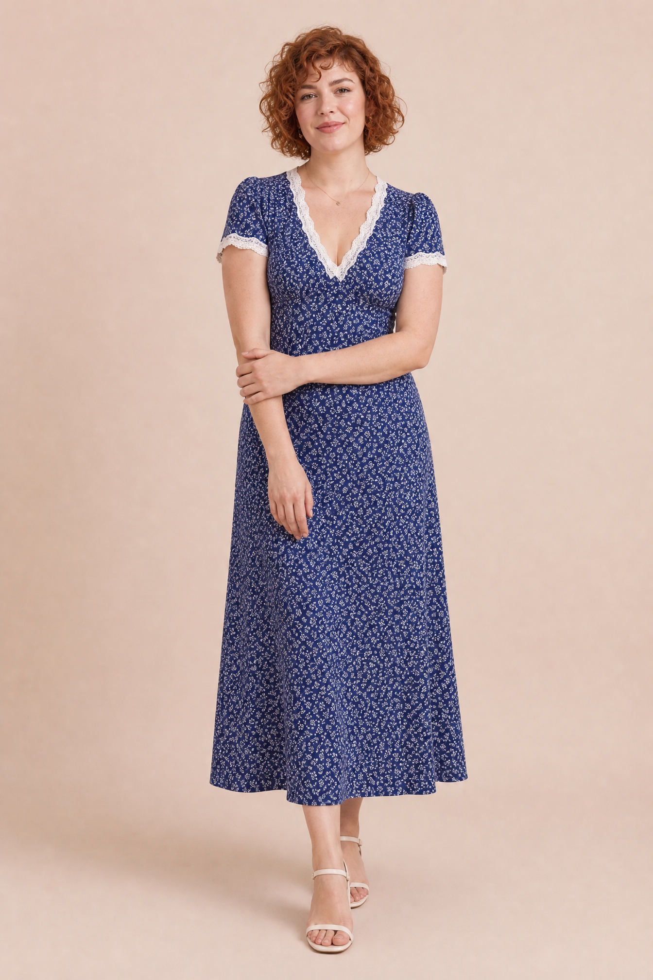 Robe longue bleu marine col V | Porté sur une autre silhouette | Lounelle Paris