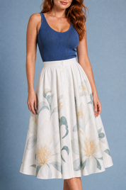 Jupe midi beige fleurie taille haute | Vue rapprochée | Lounelle Paris