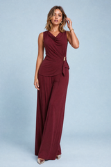 Bordeaux Ensemble mit asymmetrischem Umlegekragen