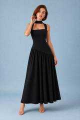 Langes Neckholderkleid mit Schnürung