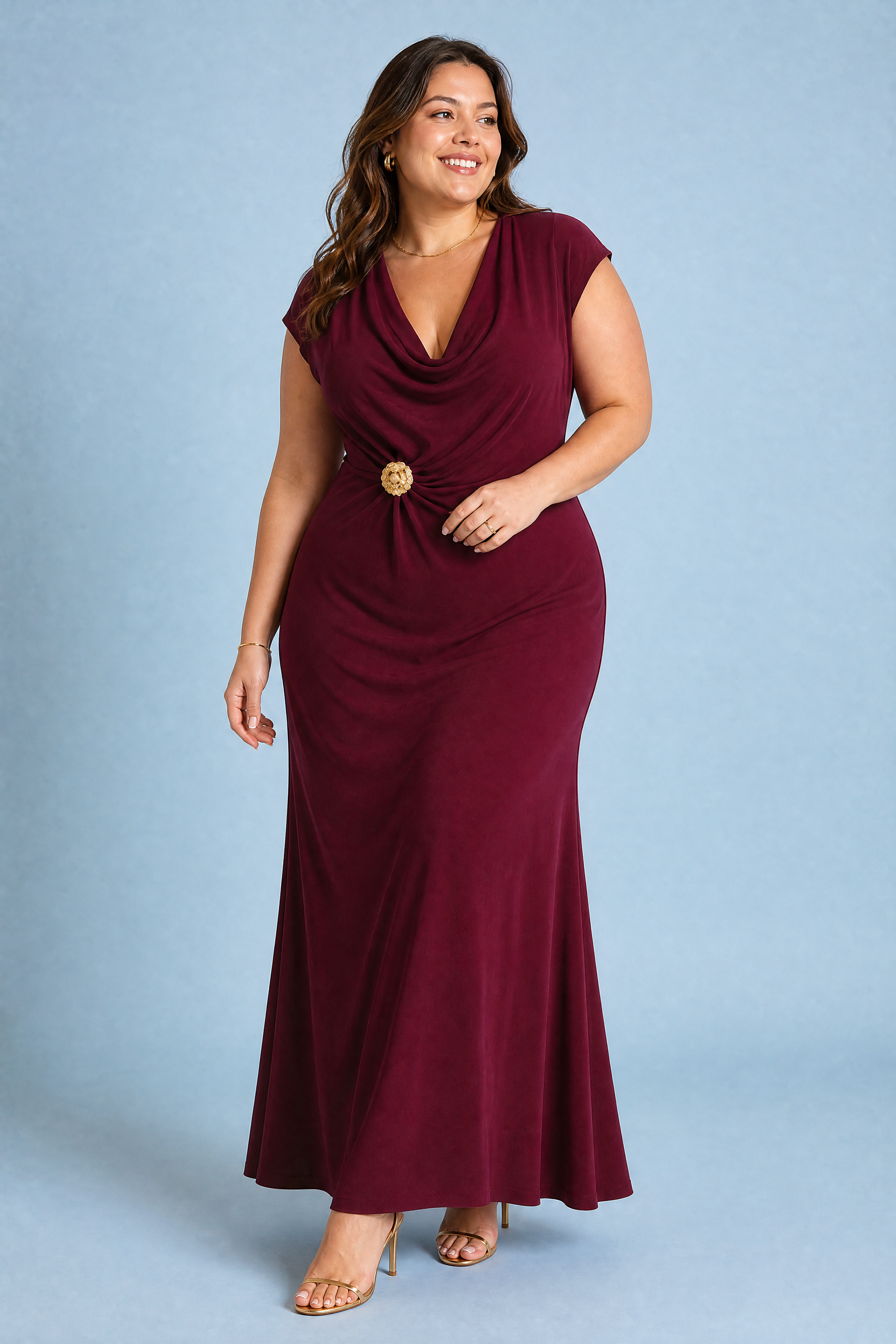 Robe longue fluide col drapé | Porté sur une silhouette plus ronde | Lounelle Paris