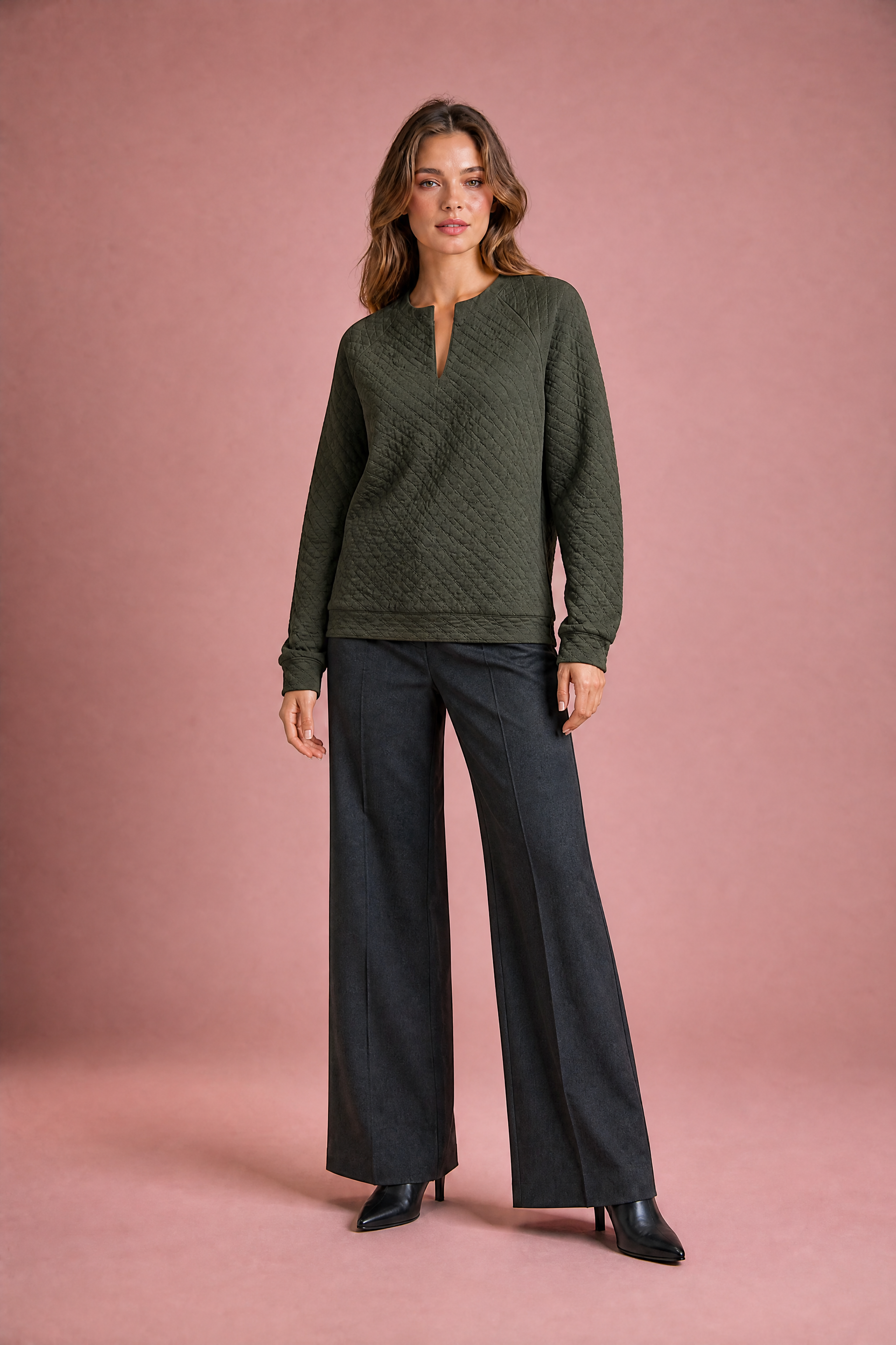 Sweat matelassé col fendu | Variante Vert | Lounelle Paris