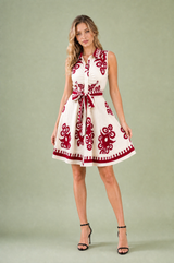Robe mit Hemdblusenkragen und Gürtel