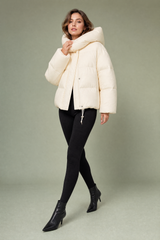 Kurze Oversize-Pufferjacke mit Kapuze