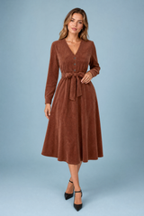 Braunes Cord-Kleid mit V-Ausschnitt