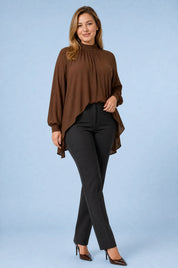 Blouse marron col montant asymétrique | Porté sur une autre silhouette | Lounelle Paris