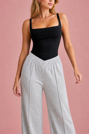 Pantalon large taille élastique en V | Vue rapprochée | Lounelle Paris