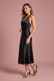 Robe noire col licou satinée | Vue de profil | Lounelle Paris