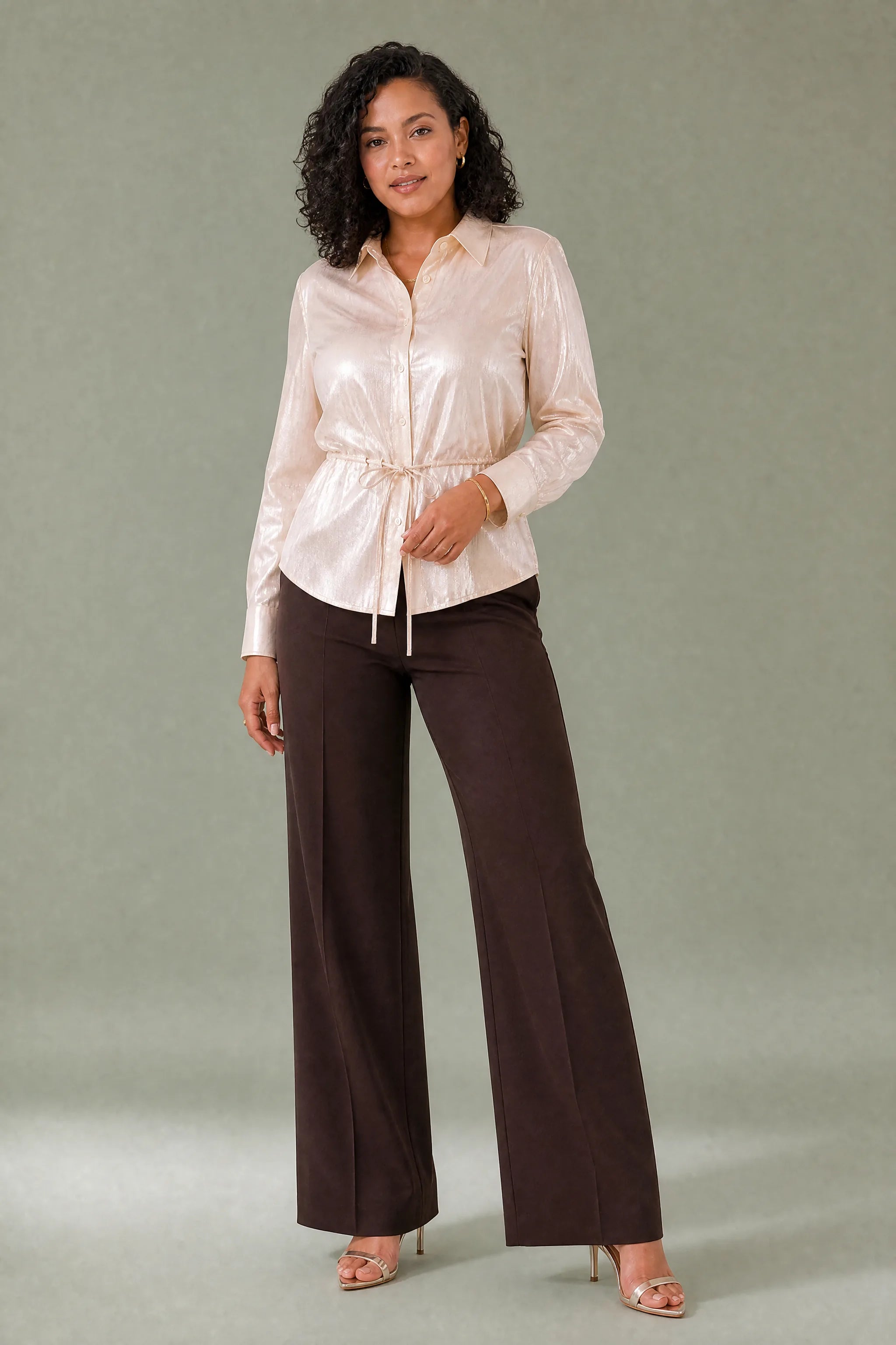 Chemise métallisée à ceinture | Porté sur une autre silhouette | Lounelle Paris