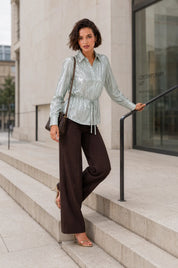Chemise métallisée à ceinture | Variante Vert - Lifestyle | Lounelle Paris