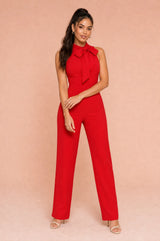 Ärmelloser Jumpsuit mit Knoten