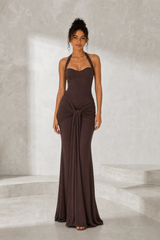 Langes Neckholder-Kleid mit Schnürung am Rücken