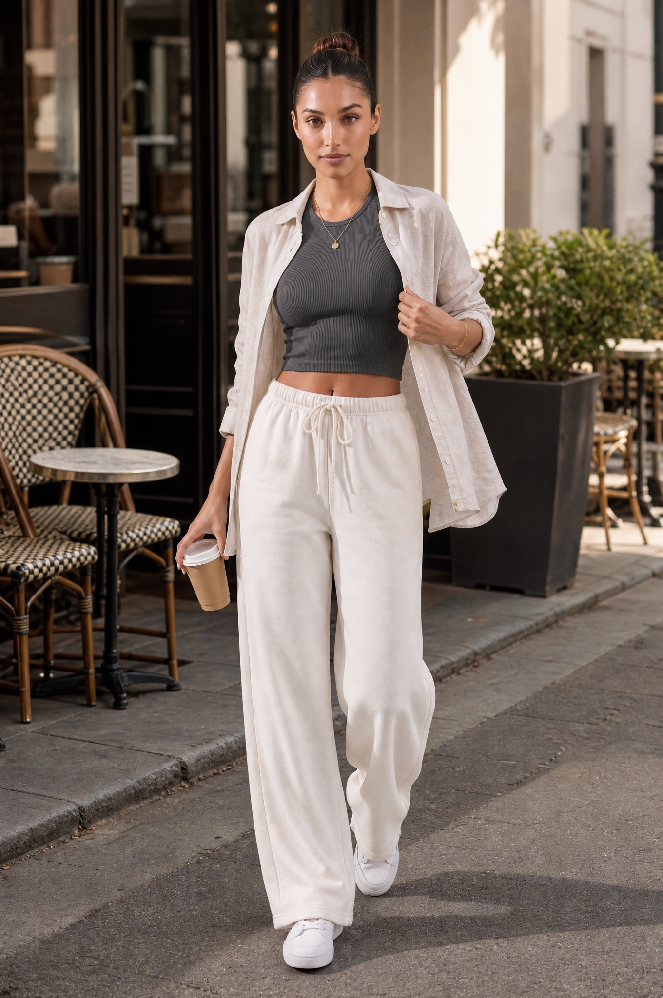 Pantalon large à cordon | Photo lifestyle | Lounelle Paris