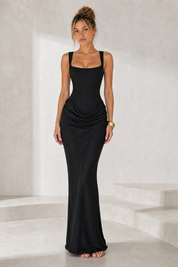 Robe longue encolure carrée drapée variante noir
