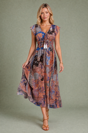 Robe longue marron col V | Vue en mouvement | Lounelle Paris