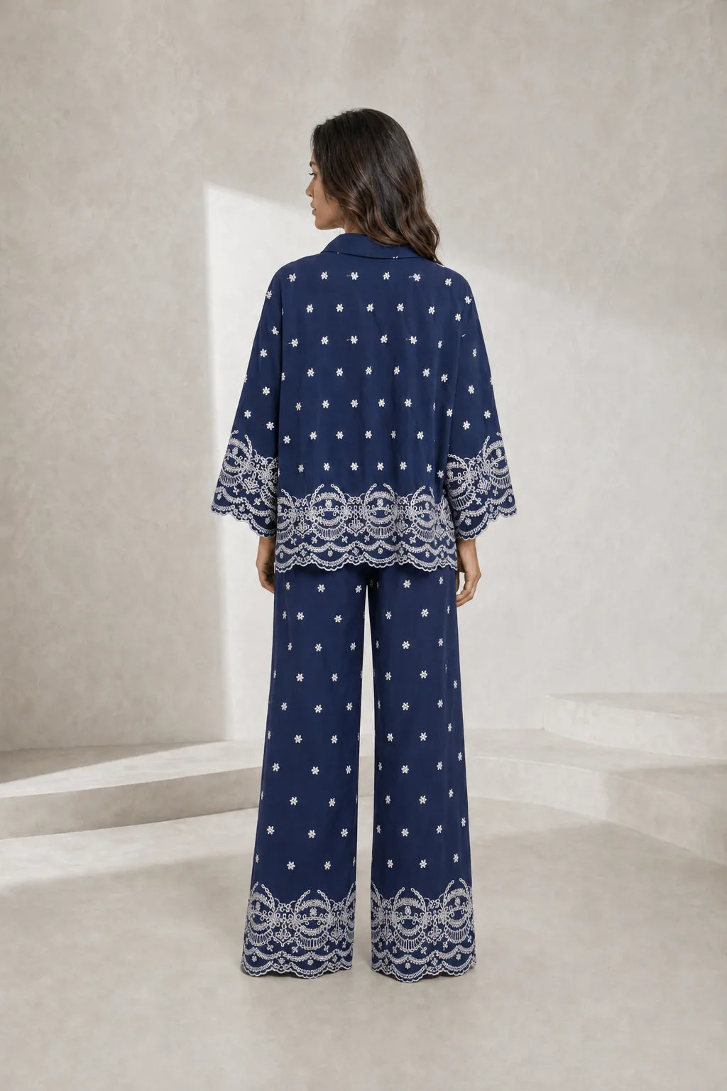 Ensemble bleu marine ample brodé | Lounelle Paris