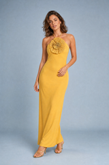 Langes gelbes Halterneck-Kleid