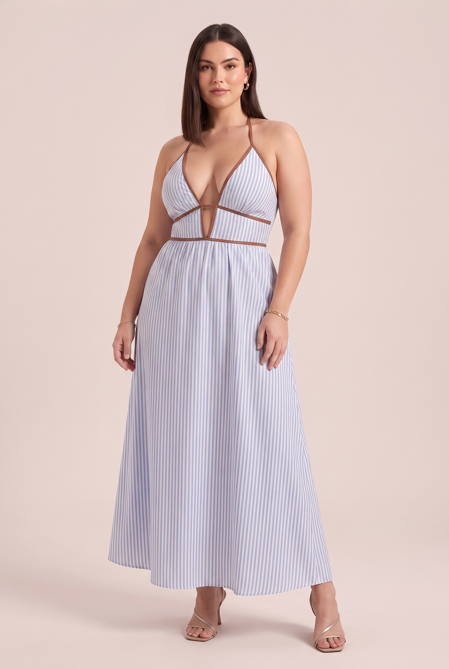 Robe longue col licou dos nu | Porté sur une silhouette plus ronde | Lounelle Paris