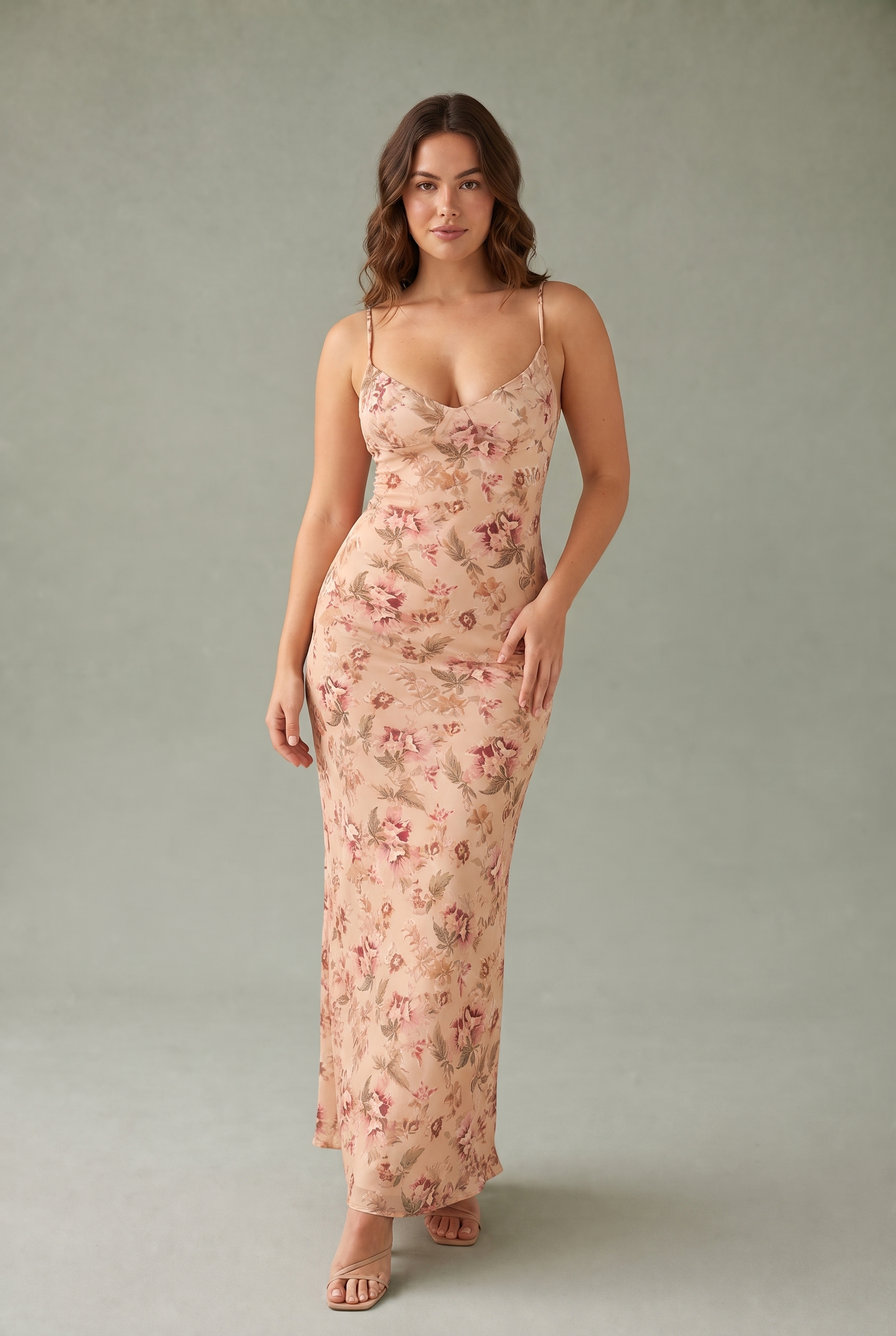 Robe longue abricot fleurie dos nu | Porté sur une autre silhouette | Lounelle Paris