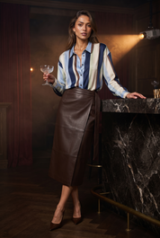 Chemise ample à rayures satinée | Deuxième photo lifestyle | Lounelle Paris