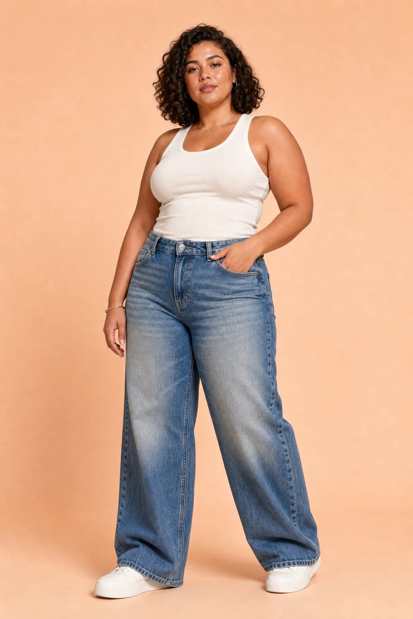 Jean bleu ample taille rabattable | Porté sur une silhouette plus ronde | Lounelle Paris