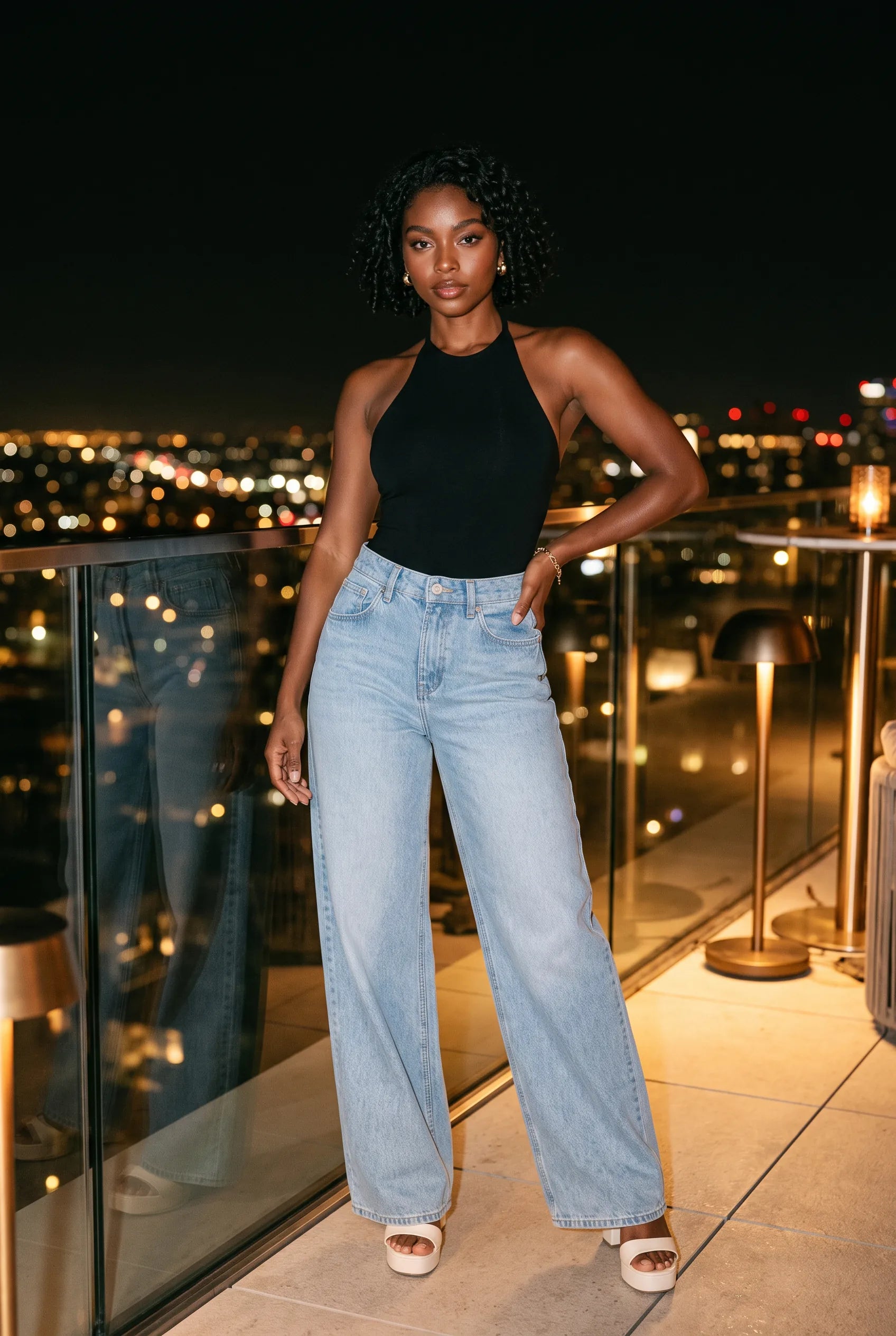 Jean bleu clair coupe ample | Deuxième photo lifestyle | Lounelle Paris