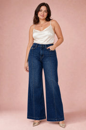 Jean bleu taille haute coupe large | Porté sur une autre silhouette | Lounelle Paris