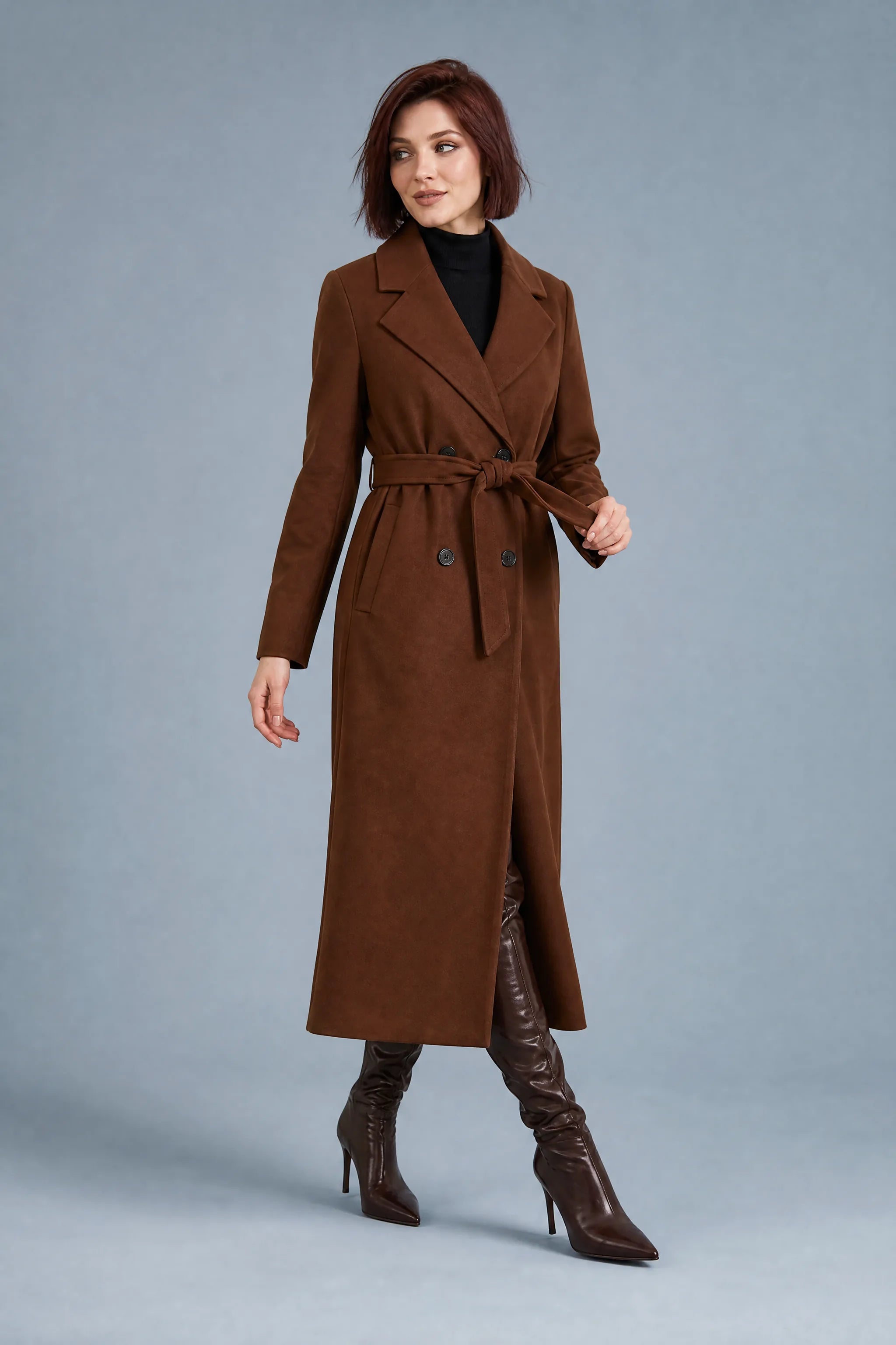 Manteau long marron ceinturé | Vue de face | Lounelle Paris