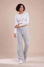 Pantalon gris taille en V évasé | Porté sur une autre silhouette | Lounelle Paris