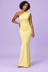 Asymmetrisches gelbes Maxikleid mit Raffungen