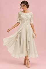 Chiffonkleid mit besticktem Oberteil in Elfenbein