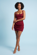 Bordeauxfarbenes gerafftes Korsettkleid