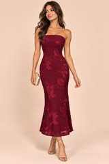 Bordeauxfarbenes Spitzen-Midikleid mit Bandeau-Ausschnitt und Kragendetail
