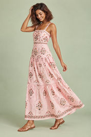 Robe longue rose fleurie à volants | Vue de dos | Lounelle Paris